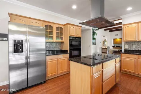 Kitchen - 6748 N Central Ave, Phoenix, AZ 85012 photo 3 of 5