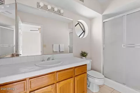 Bath - 6748 N Central Ave, Phoenix, AZ 85012 photo 6 of 7