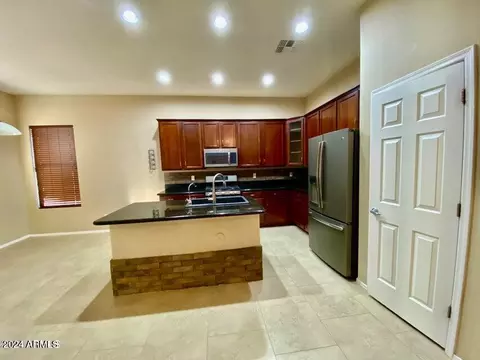 Kitchen - 17841 W Buckhorn Dr, Goodyear, AZ 85338 photo 1 of 4