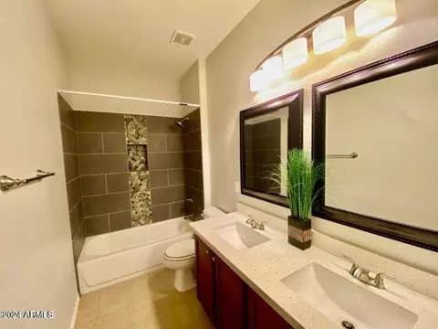 Bath - 17841 W Buckhorn Dr, Goodyear, AZ 85338 photo 3 of 3