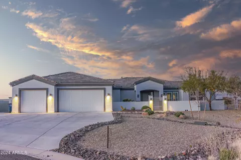 935 Happy Trl, Wickenburg, AZ 85390