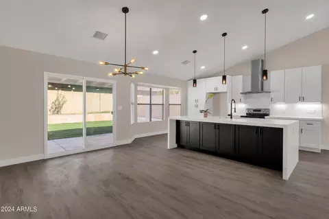 Kitchen - 1232 E Taro Ln, Phoenix, AZ 85024 photo 5 of 5
