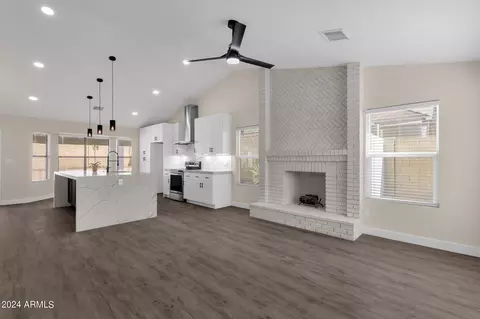Living - 1232 E Taro Ln, Phoenix, AZ 85024 photo 1 of 1