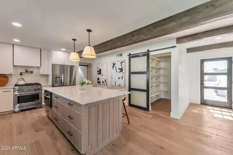 122 W Braeburn Dr, Phoenix, AZ 85023
