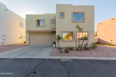 9228 S Las Lomitas St, Phoenix, AZ 85042