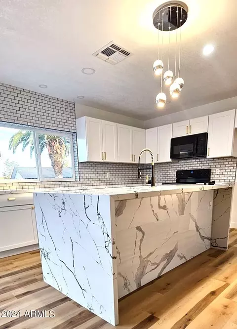 Kitchen - 11455 S Oneida St, Phoenix, AZ 85044 photo 6 of 6