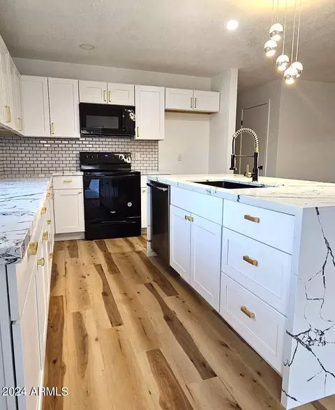 Kitchen - 11455 S Oneida St, Phoenix, AZ 85044 photo 2 of 6
