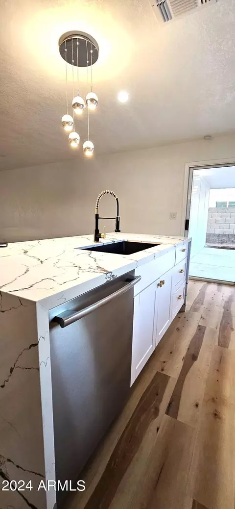 Kitchen - 11455 S Oneida St, Phoenix, AZ 85044 photo 4 of 6