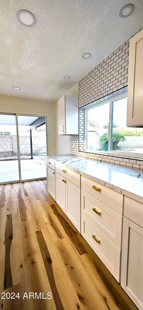 Kitchen - 11455 S Oneida St, Phoenix, AZ 85044 photo 3 of 6