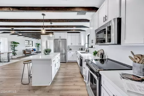 Kitchen - 326 W Montecito Ave, Phoenix, AZ 85013 photo 4 of 4