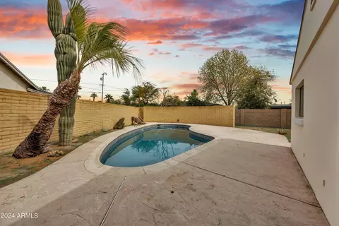Exterior - 326 W Montecito Ave, Phoenix, AZ 85013 photo 3 of 3