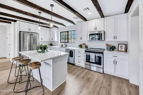 Kitchen - 326 W Montecito Ave, Phoenix, AZ 85013 photo 2 of 4