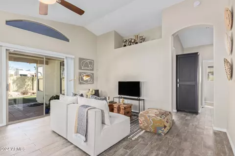 4714 E Goldfinch Gate Ln, Phoenix, AZ 85044 photo 4
