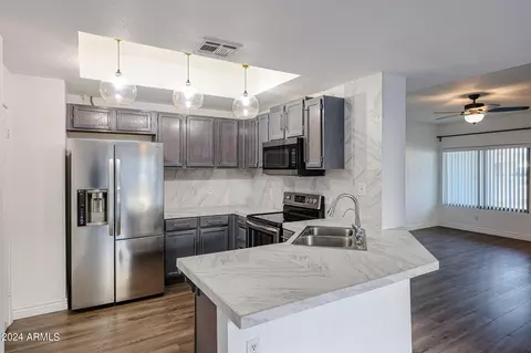 9435 N 59th Ave #147, Glendale, AZ 85302