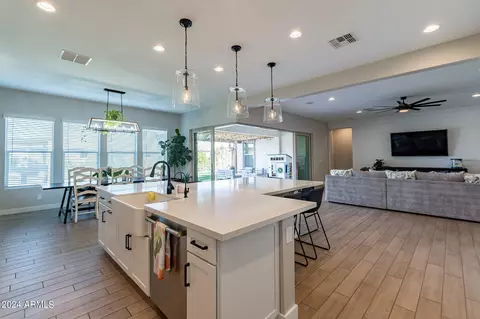 Kitchen - 5414 S 106th Pl, Mesa, AZ 85212 photo 1 of 5