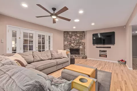 2072 E Riviera Dr, Tempe, AZ 85282 photo 10
