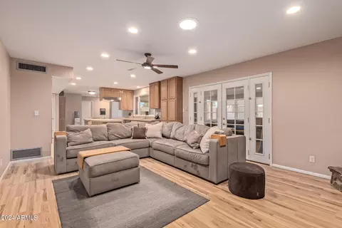 2072 E Riviera Dr, Tempe, AZ 85282 photo 12