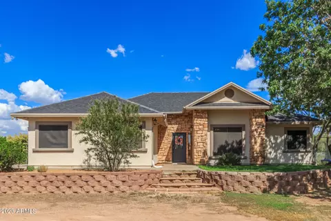 Exterior - 1227 E Colony Dr, Benson, AZ 85602 photo 2 of 8