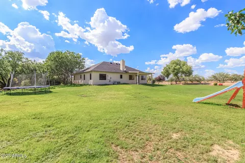 Exterior - 1227 E Colony Dr, Benson, AZ 85602 photo 5 of 8