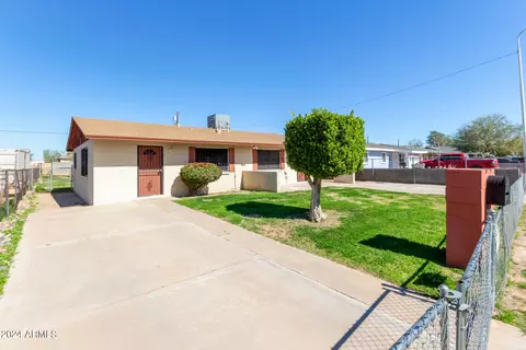 Exterior - 2534 E Mobile Ln, Phoenix, AZ 85040 photo 5 of 12