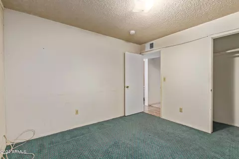 Bedroom - 2534 E Mobile Ln, Phoenix, AZ 85040 photo 4 of 4