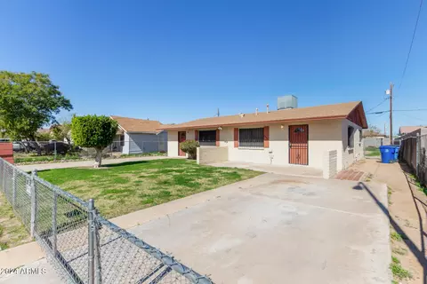 Exterior - 2534 E Mobile Ln, Phoenix, AZ 85040 photo 3 of 12