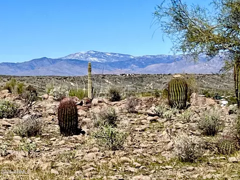 2400 W Wolftrap Rd #-, New River, AZ 85087