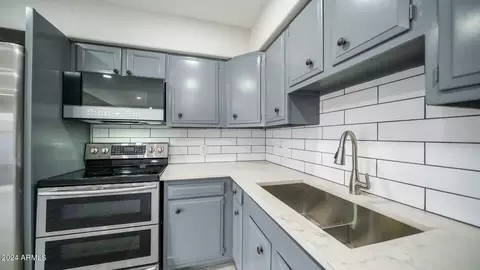 4738 N 50th Dr, Phoenix, AZ 85031 photo 10