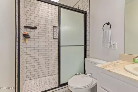 Bath - 1966 E Del Sur Dr, Tempe, AZ 85283 photo 1 of 4
