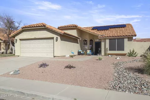 Exterior - 2718 E Rockledge Rd, Phoenix, AZ 85048 photo 2 of 10