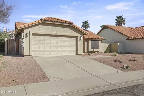 Exterior - 2718 E Rockledge Rd, Phoenix, AZ 85048 photo 3 of 10