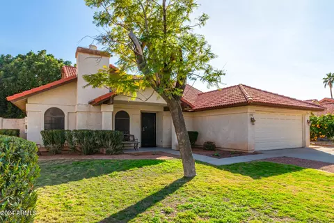 7427 W Morrow Dr, Glendale, AZ 85308