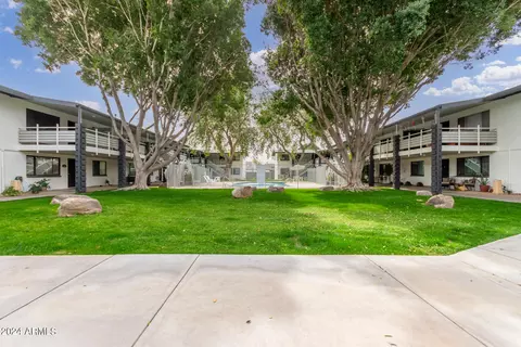 Exterior - 749 E Montebello Ave #119, Phoenix, AZ 85014 photo 7 of 13