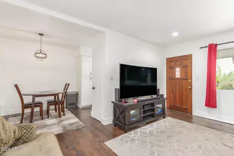 Living - 749 E Montebello Ave #119, Phoenix, AZ 85014 photo 5 of 5