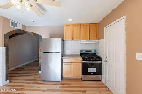 Kitchen - 8532 N 26th Ave, Phoenix, AZ 85021 photo 3 of 3