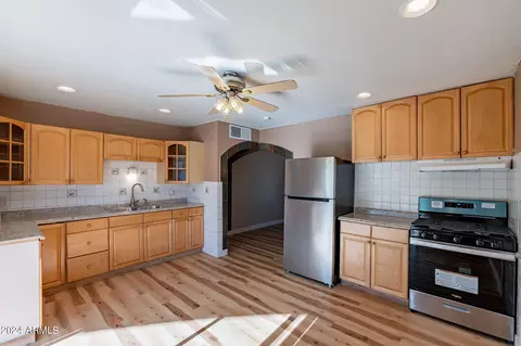 Kitchen - 8532 N 26th Ave, Phoenix, AZ 85021 photo 1 of 3