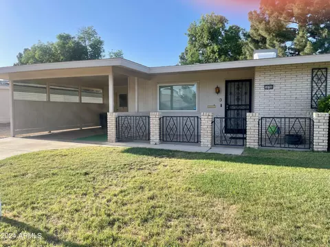 10706 W Caron Dr, Sun City, AZ 85351
