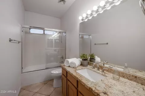 Bath - 9617 S 47th Pl, Phoenix, AZ 85044 photo 4 of 4