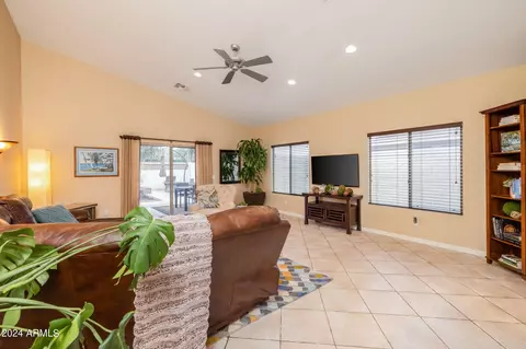 Living - 9617 S 47th Pl, Phoenix, AZ 85044 photo 2 of 3