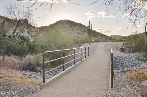View/Area - 9617 S 47th Pl, Phoenix, AZ 85044 photo 3 of 5