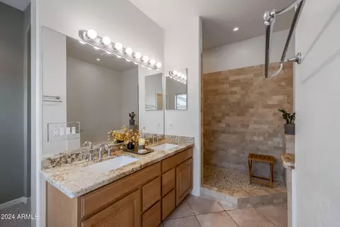 Bath - 9617 S 47th Pl, Phoenix, AZ 85044 photo 1 of 4