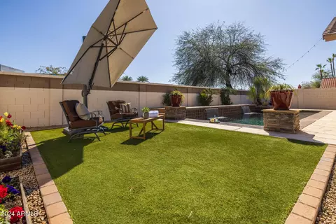 Exterior - 9617 S 47th Pl, Phoenix, AZ 85044 photo 11 of 24