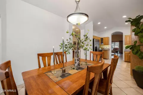 Dining - 9617 S 47th Pl, Phoenix, AZ 85044 photo 2 of 2