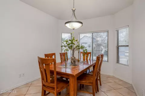 Dining - 9617 S 47th Pl, Phoenix, AZ 85044 photo 1 of 2
