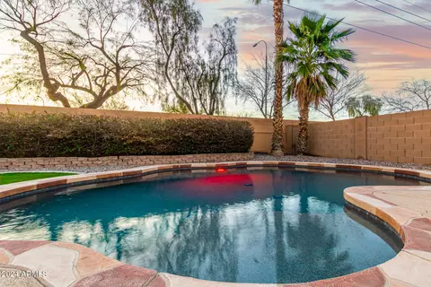 Exterior - 1908 S Saddle St, Gilbert, AZ 85233 photo 14 of 24