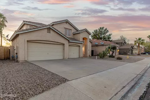 Exterior - 1908 S Saddle St, Gilbert, AZ 85233 photo 10 of 24