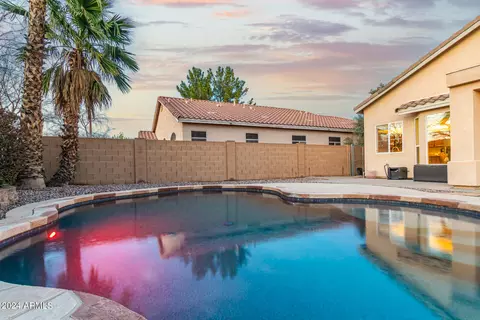 Exterior - 1908 S Saddle St, Gilbert, AZ 85233 photo 15 of 24