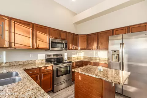 Kitchen - 1908 S Saddle St, Gilbert, AZ 85233 photo 3 of 5