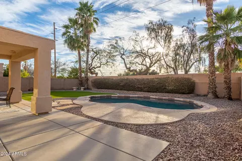 Exterior - 1908 S Saddle St, Gilbert, AZ 85233 photo 8 of 24