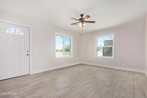 2301 W Solano Dr, Phoenix, AZ 85015 photo 4